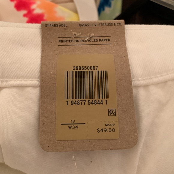 Levis, white Jean shorts, size 18,34, NWT - Picture 9 of 13
